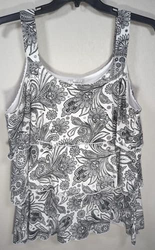 Dressbarn 2X Black White Tank Paisley Blouse Ruffle Front Crinkle Fabric