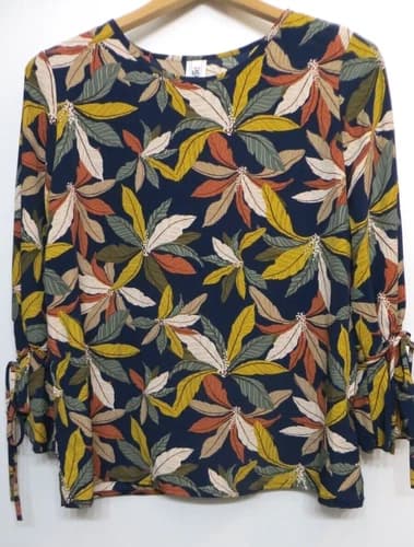 2 Hearts Shirt Womens Small Multicolor Floral Leaves Boho Festival Top