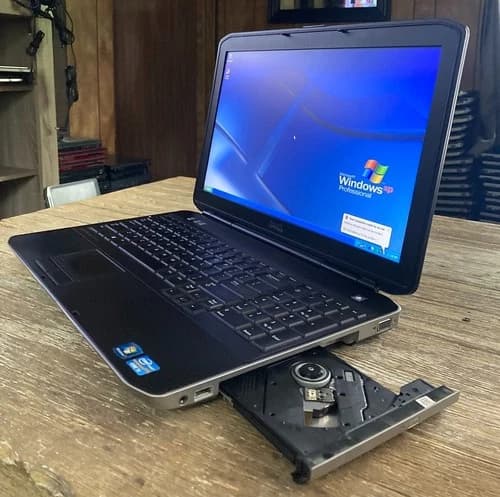 15.6" Dell Laptop 5520/30 Vintage Windows XP Pro 32 Bit 2ghz 4gb 250gb DVD