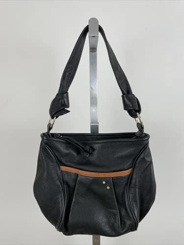 TRE VERO Black Pebbled Leather Shoulder Bag